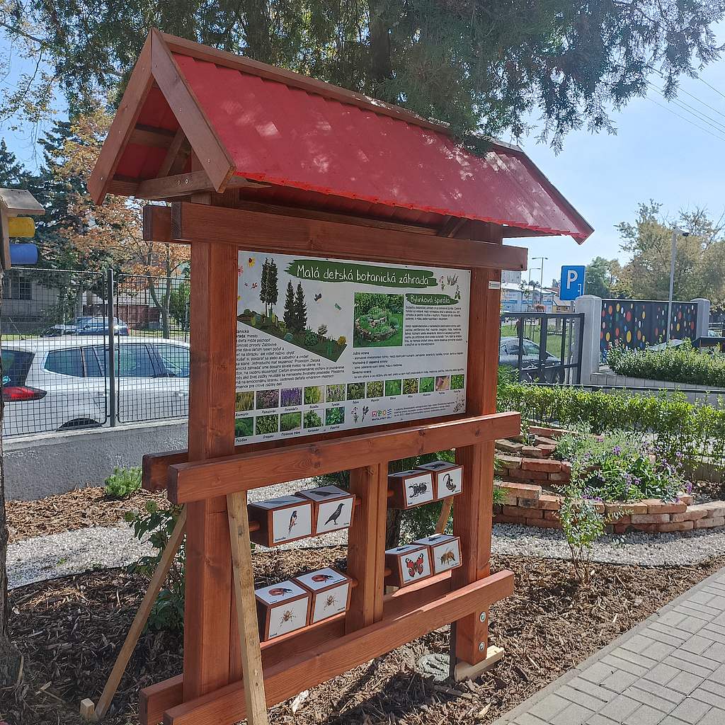 Tabuľa do botanickej záhrady  v škôlke