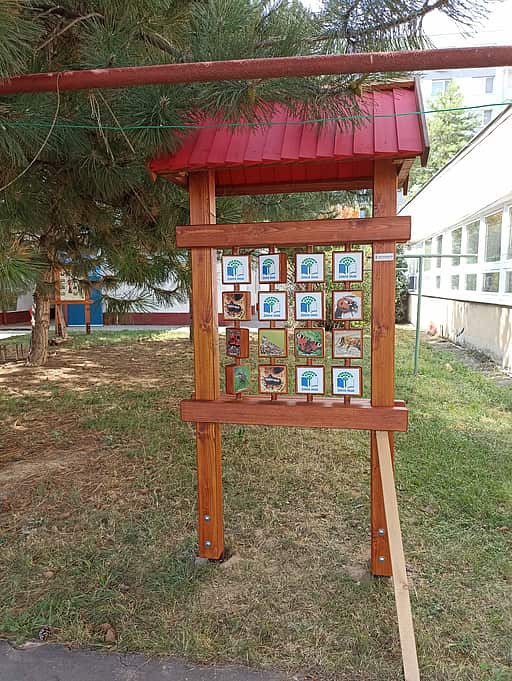 Sústava náučných tabúľ o prírode a pexeso pre deti